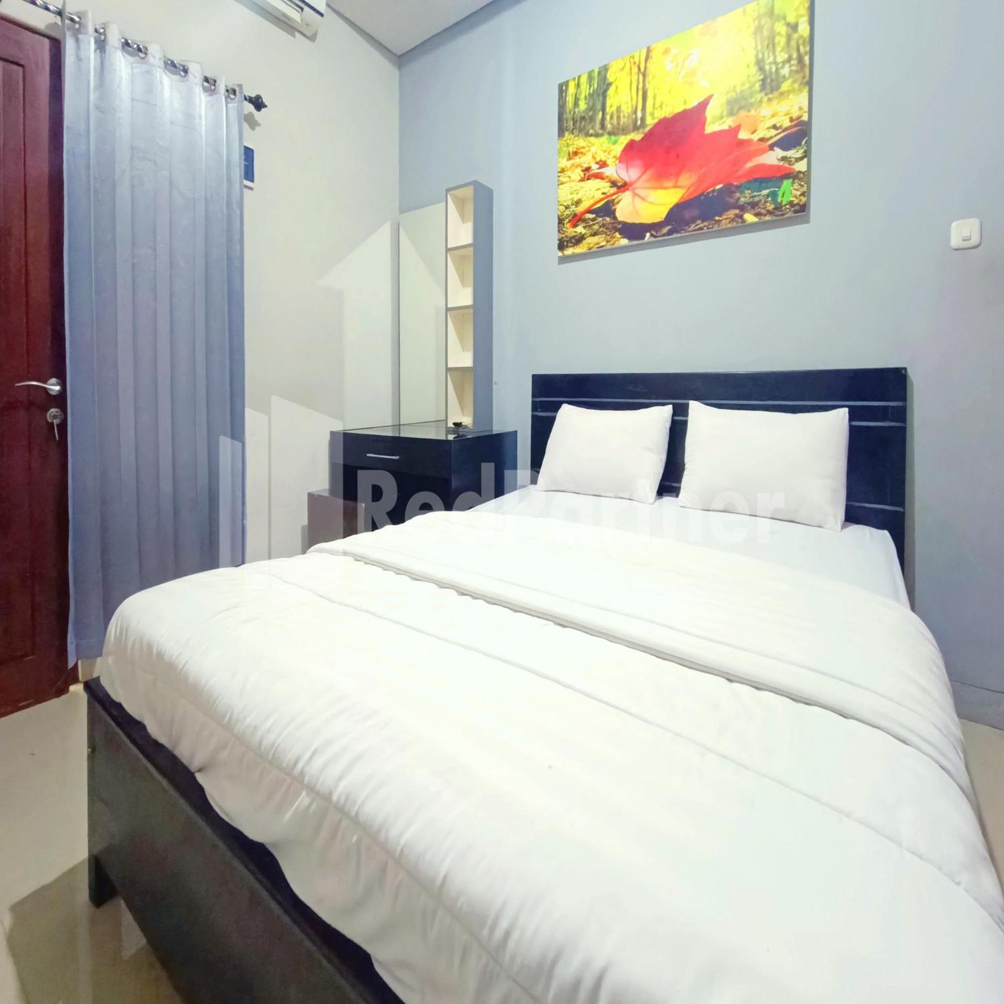 D'Waru Homestay Syariah Near Jl Slamet Riyadi Mitra Reddoorz Surakarta  Экстерьер фото